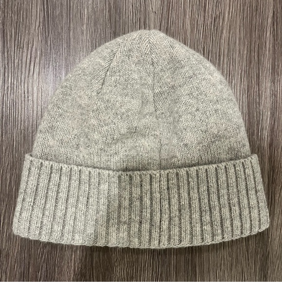 Patagonia Brodeo P-6 Logo Wool Beanie Hat - Drifter Grey OSFM - Picture 2 of 4
